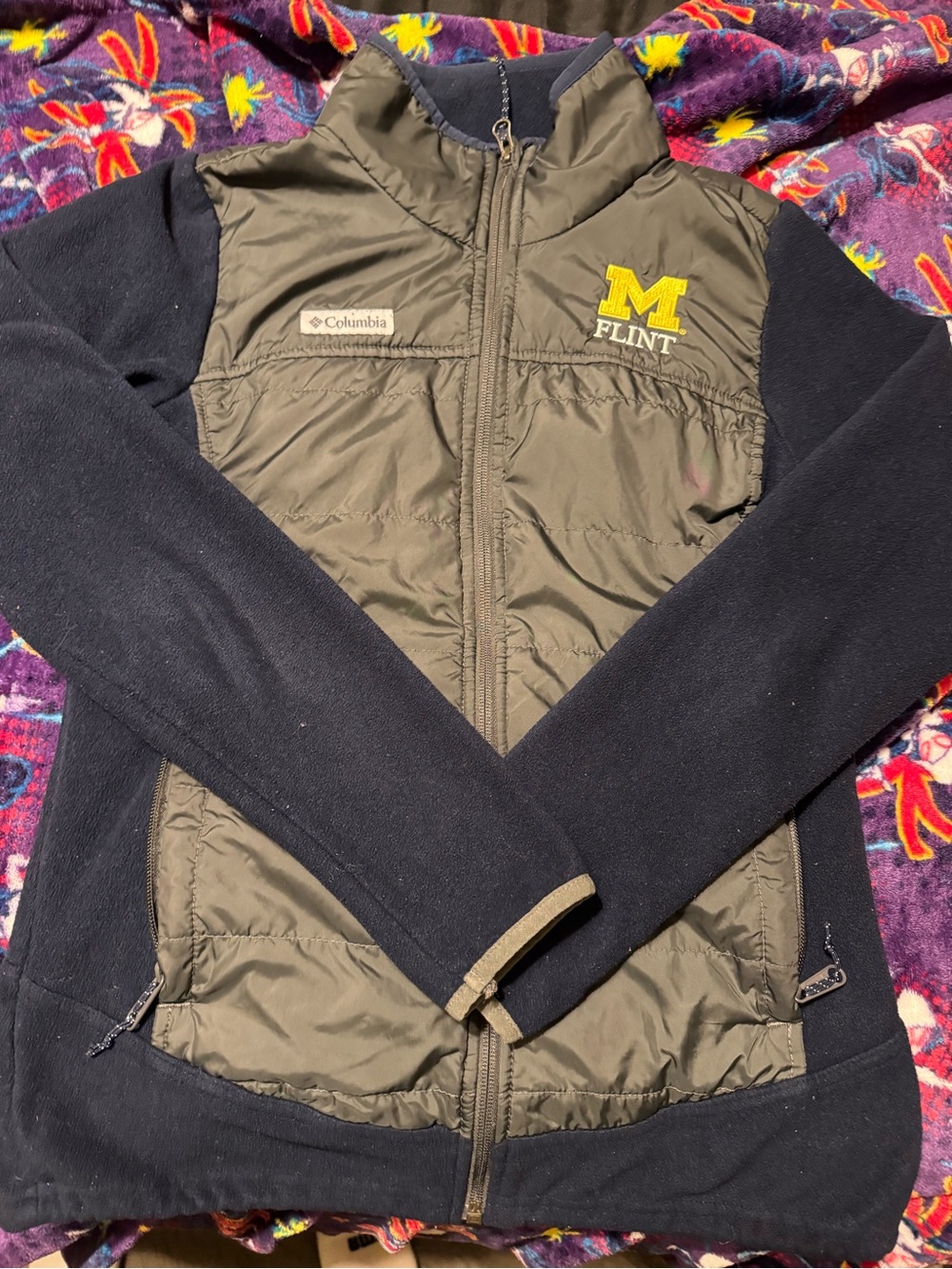Columbia Grey and Black Lightweight Fleece Jacket with M Flint Patch